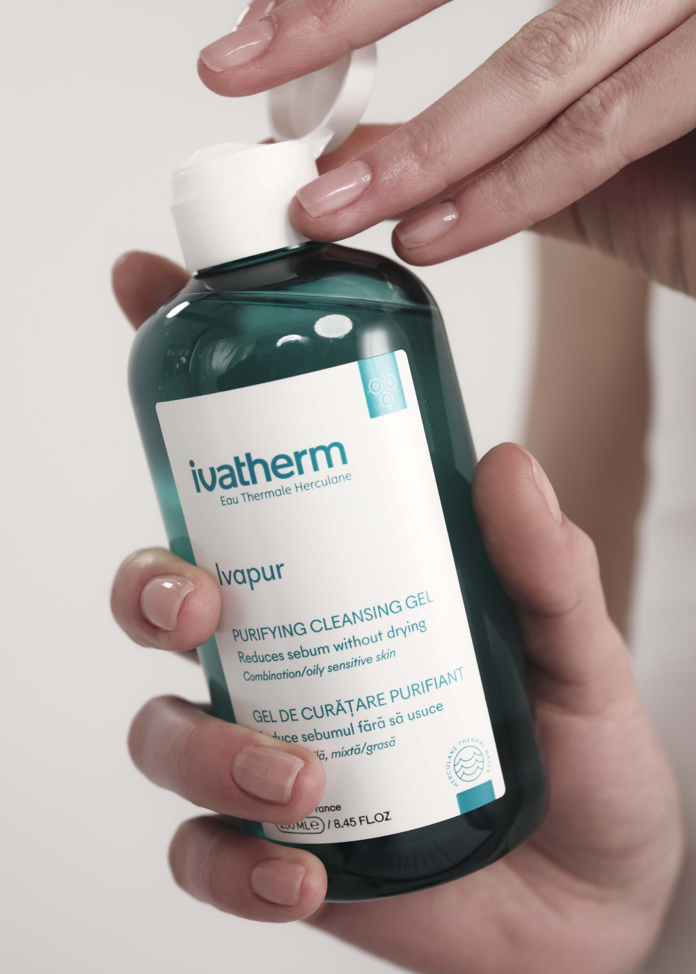 Pasul 1: Ivapur Gel de Curățare Purifiant