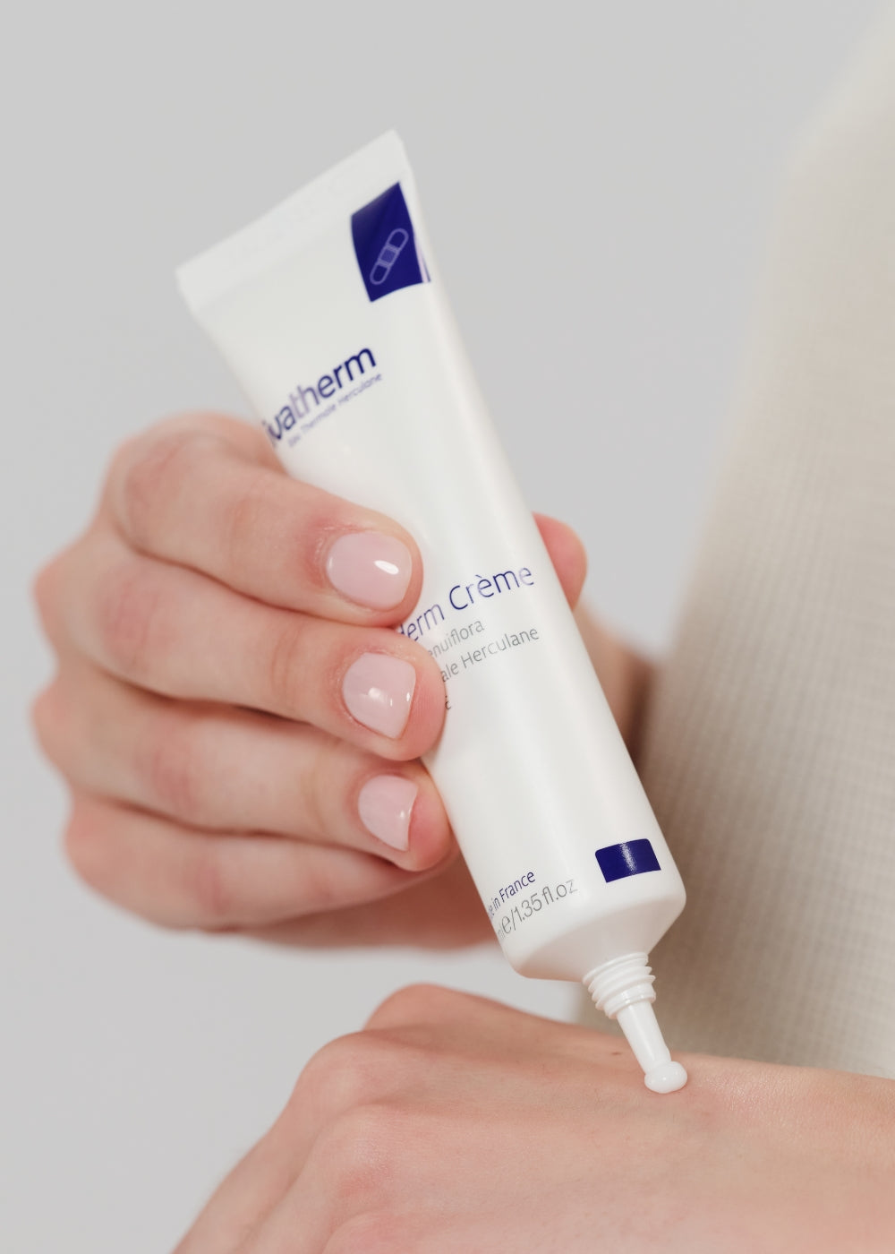 Pasul 2: Cicaderm Cremă reparatoare cu Mimosa Tenuiflora 