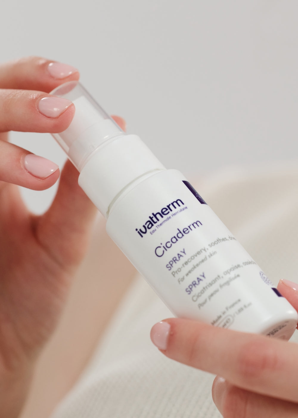 Pasul 2: Cicaderm Spray reparatoare cu Mimosa Tenuiflora 