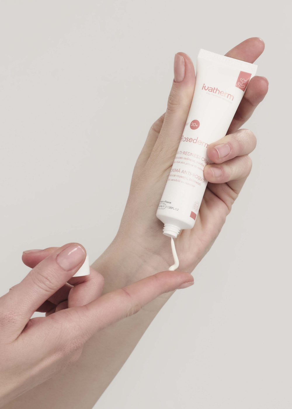 Pasul 3: Rosederm Cremă pentru pielea sensibilă cuperozică SPF30