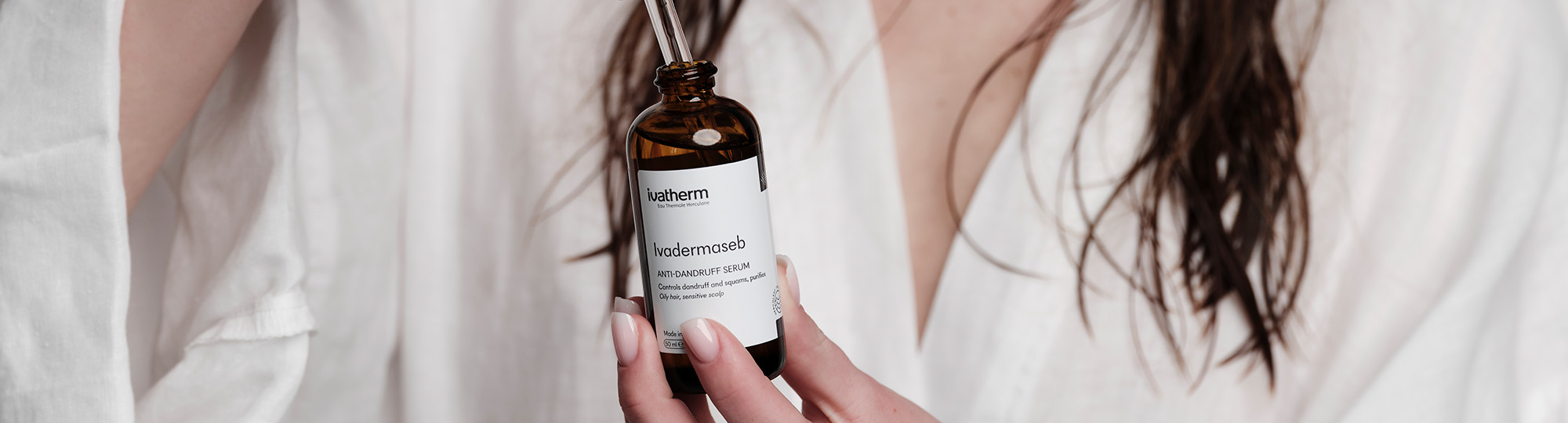 Scapă de mătreață și bucură-te de un scalp sănătos, cu Ivadermaseb Serum, un nou produs Ivatherm!