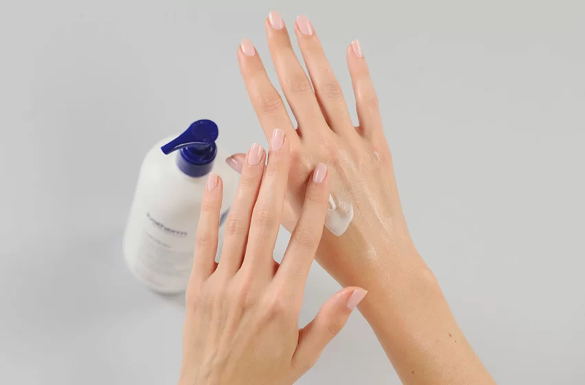 Îngrijirea mâinilor: factori care usucă pielea și metode de prevenție